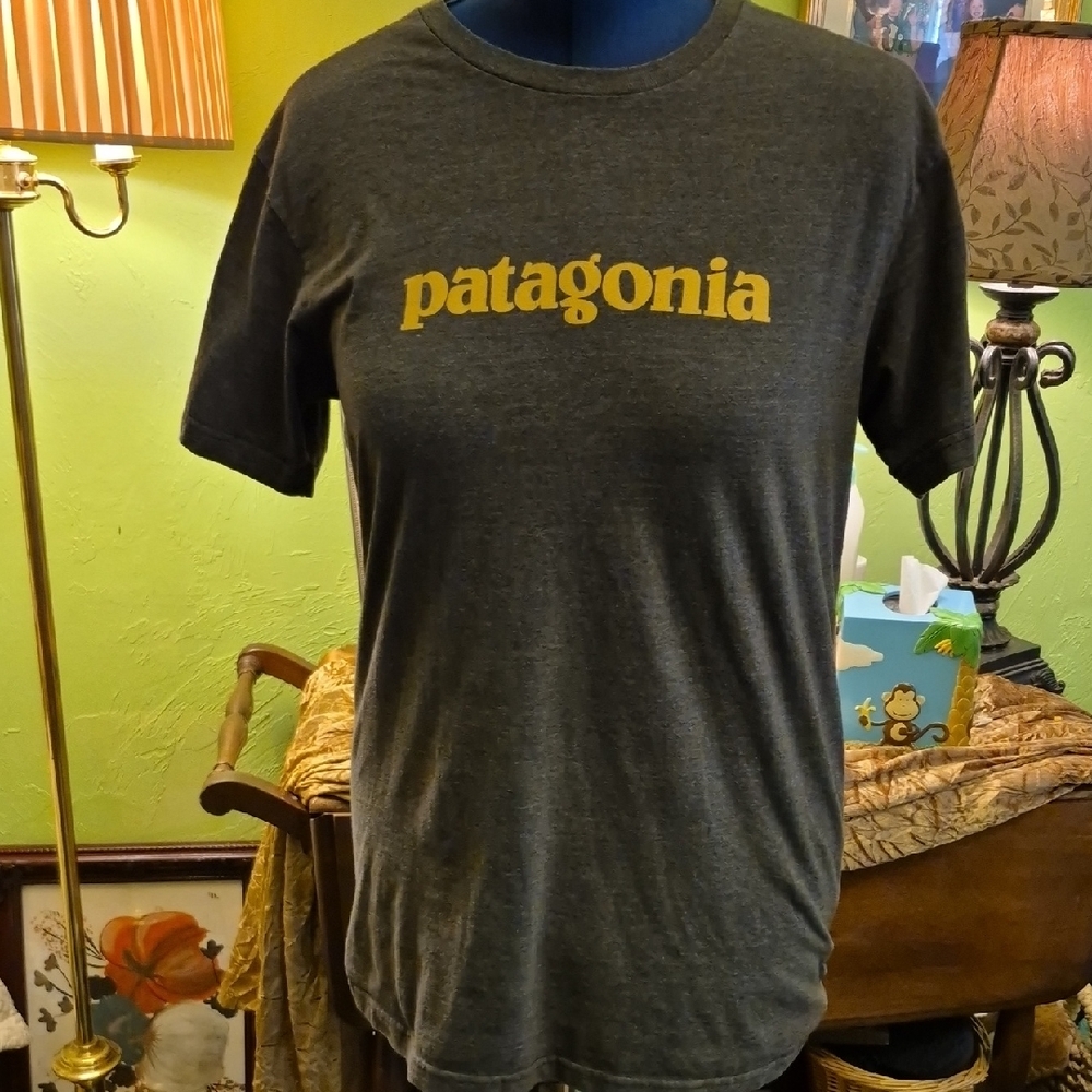 Patagonia Graphicshort Sleeve.T-shirt Slim Fit  Sz.L.(#2065B) unisex